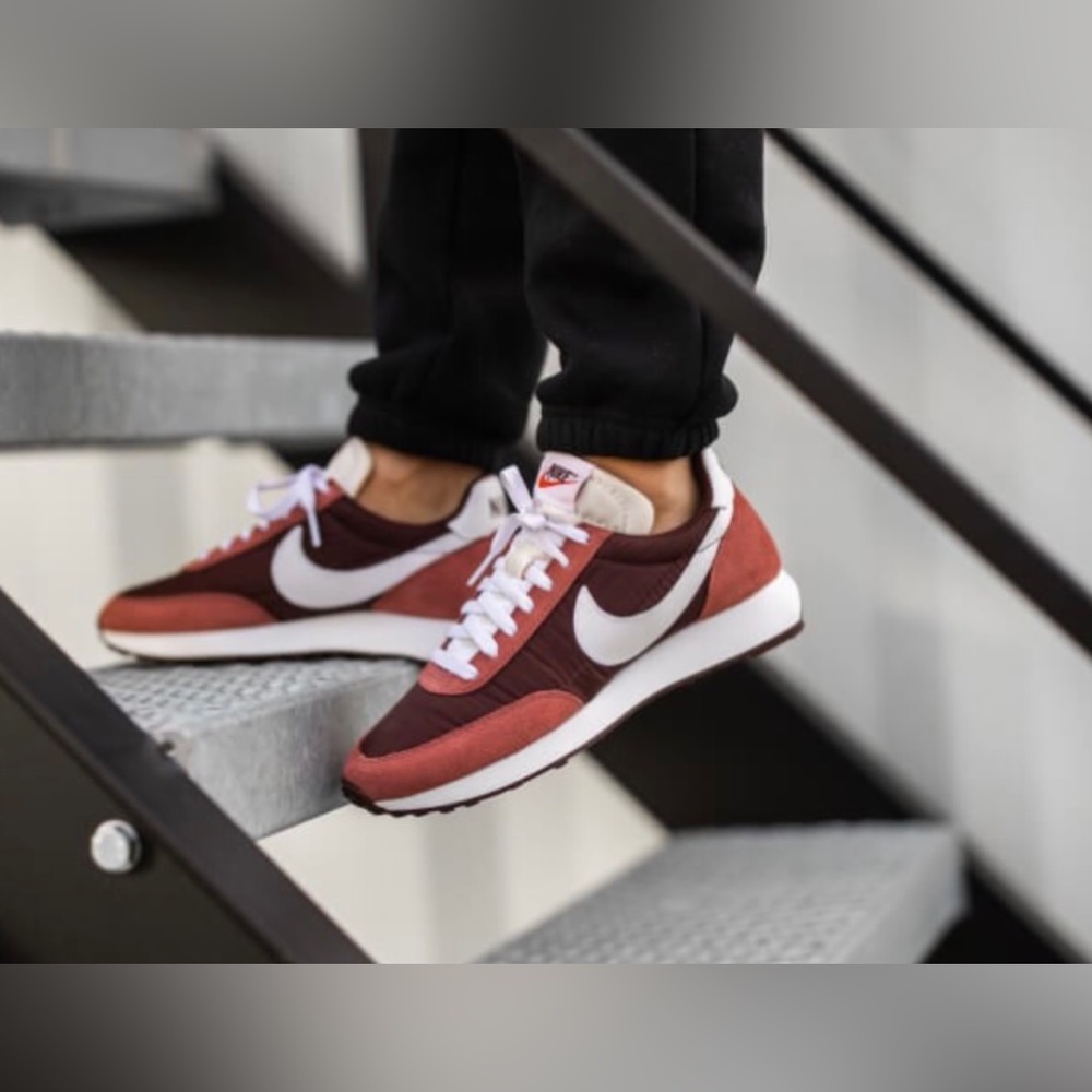 Nike Tailwind 79